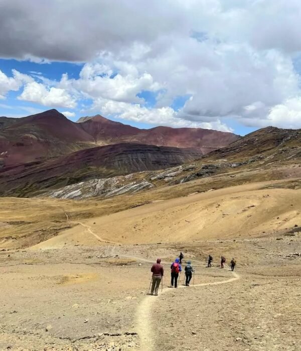 Road to Rainbow Mountain