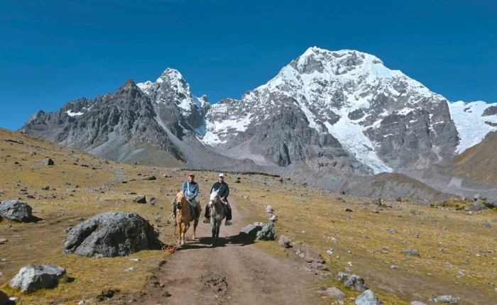 Horseback Riding to Upis Lake and 7 Lakes of Ausangate 1 Day