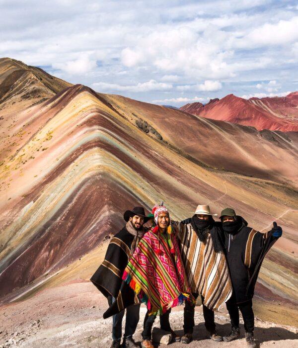 A group photo at Rainbow Mountain