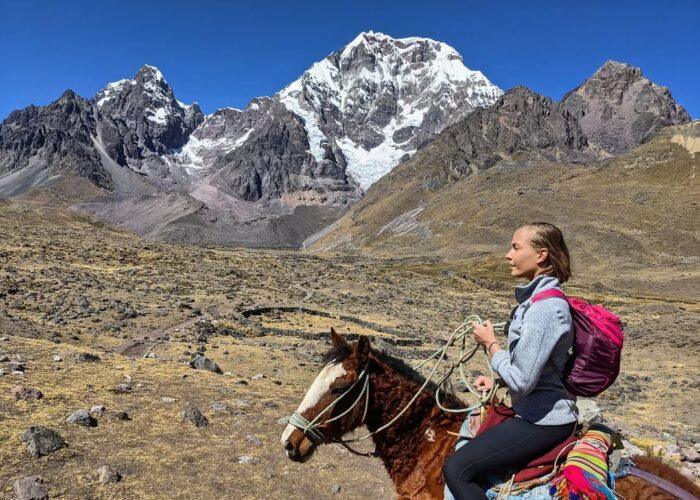 Horseback Riding in Ausangate 7 Lakes Economic Group Tour 1 Day