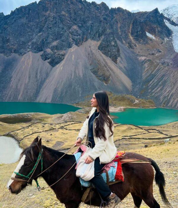 Riding in the Ausangate lagoons